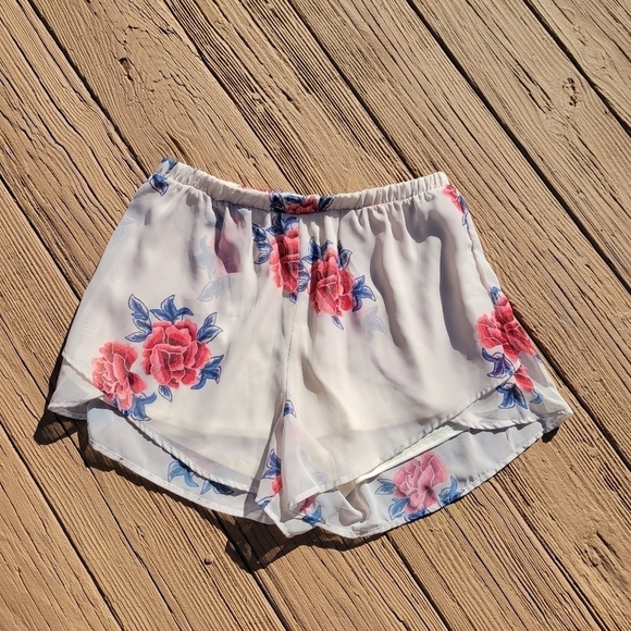 NWOT Peach Love California oFloral Chiffon Shorts - Picture 4 of 11
